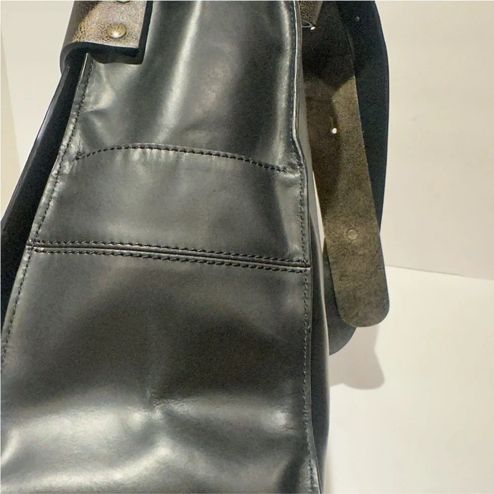Sons Of Trade Men's Ruggedly Built Rubicon Messenger Bag
